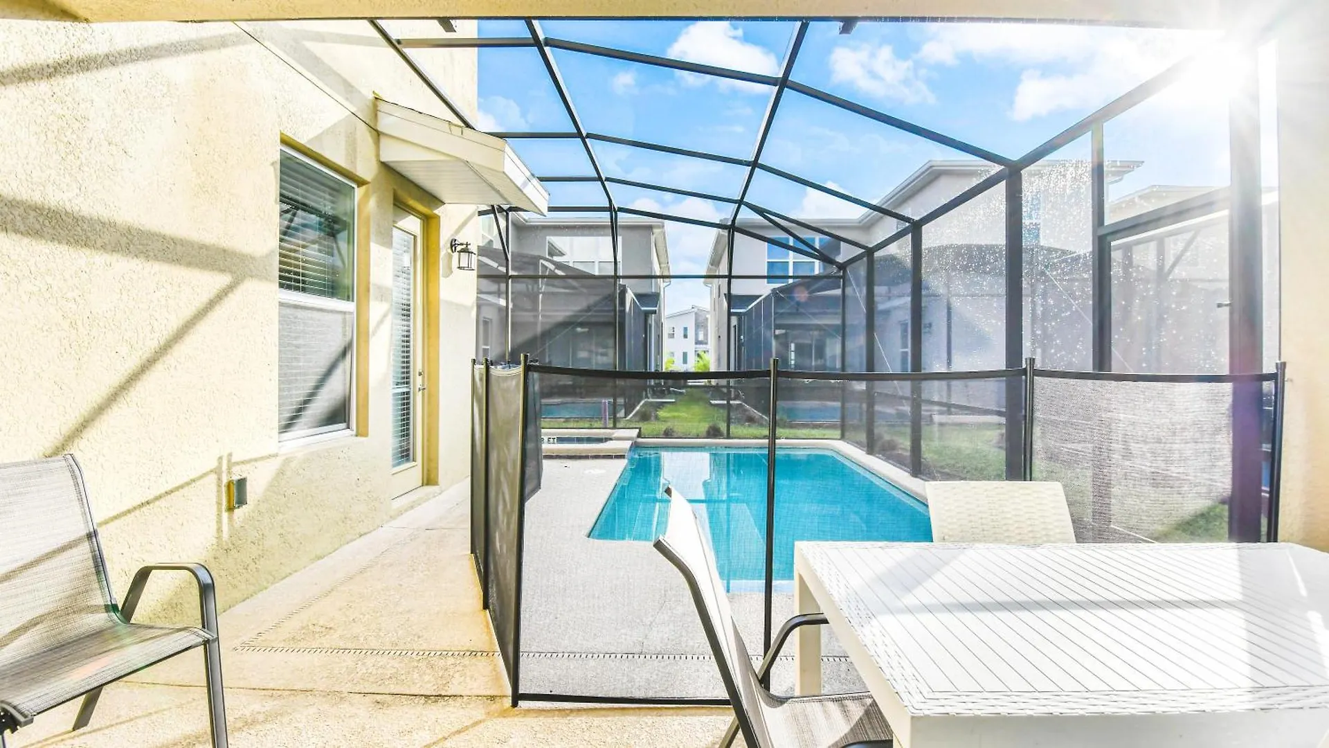 בית נופש Storey Cozy Pool Theme *