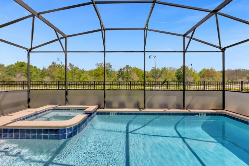 6 Bedrooms- 5 Bathrooms- Storey 2809 Bd Kissimmee