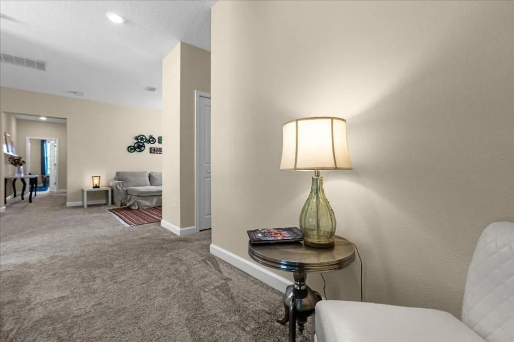 6 Bedrooms- 5 Bathrooms- Storey 2809 Bd