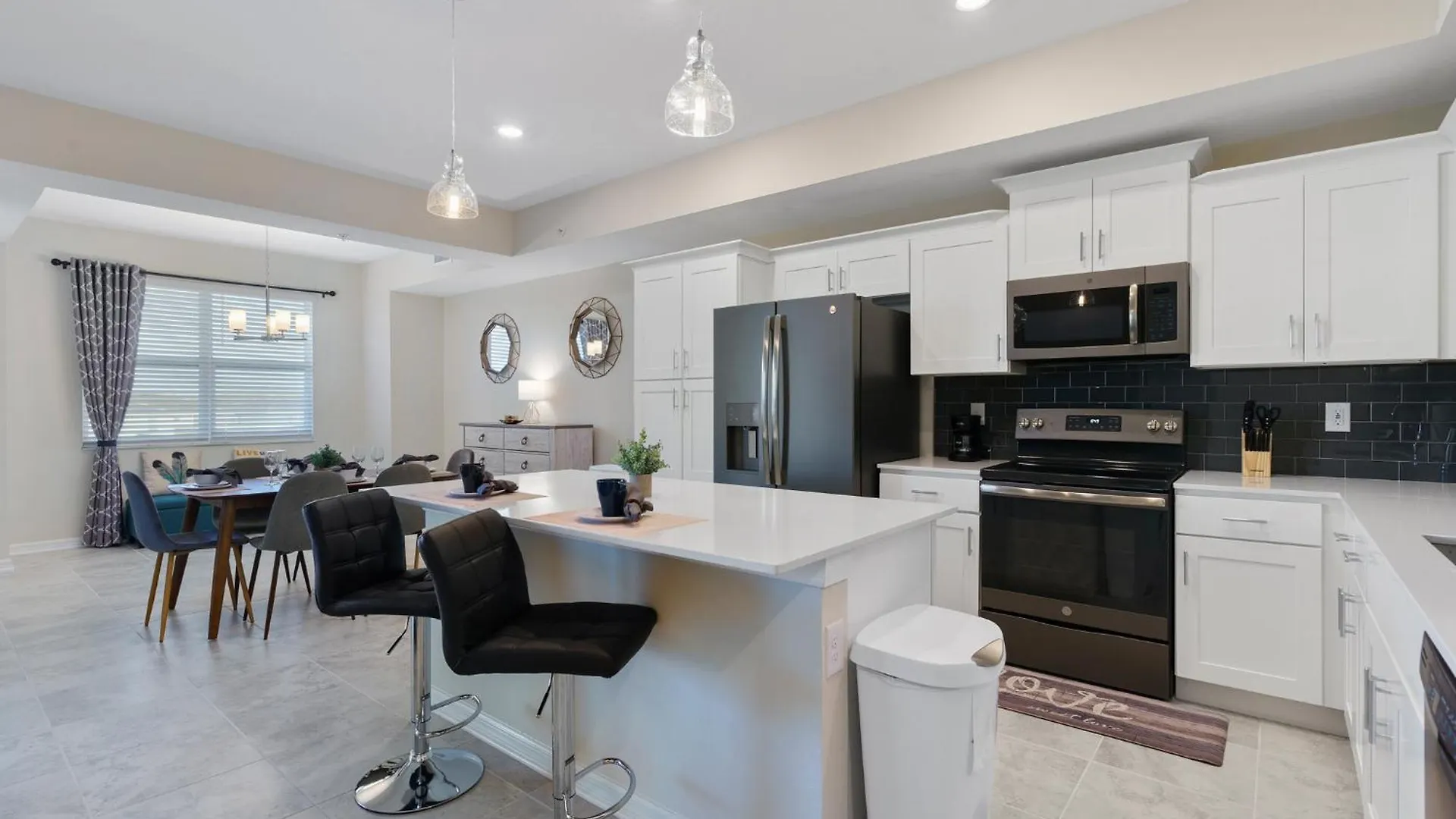 Storey 2br Cozy Close To