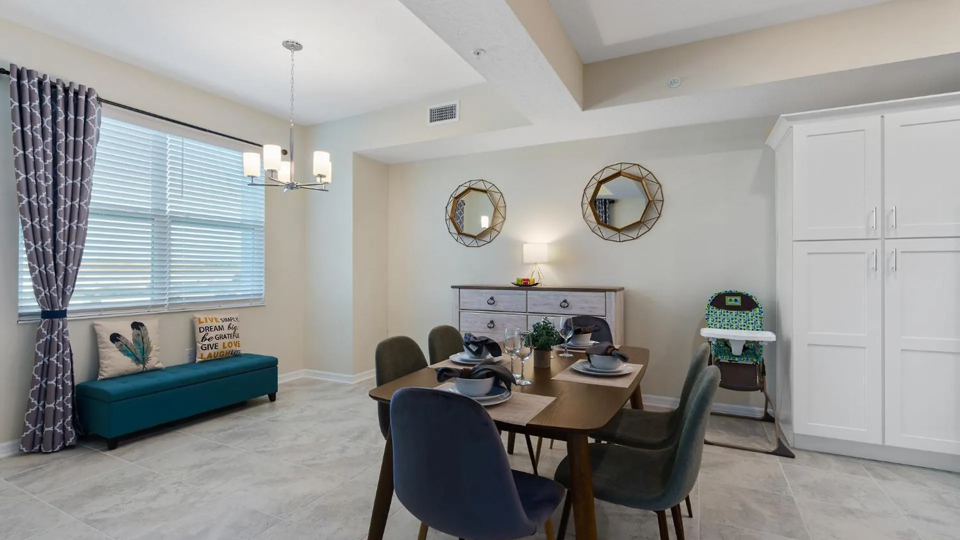 Storey 2br Cozy Close To