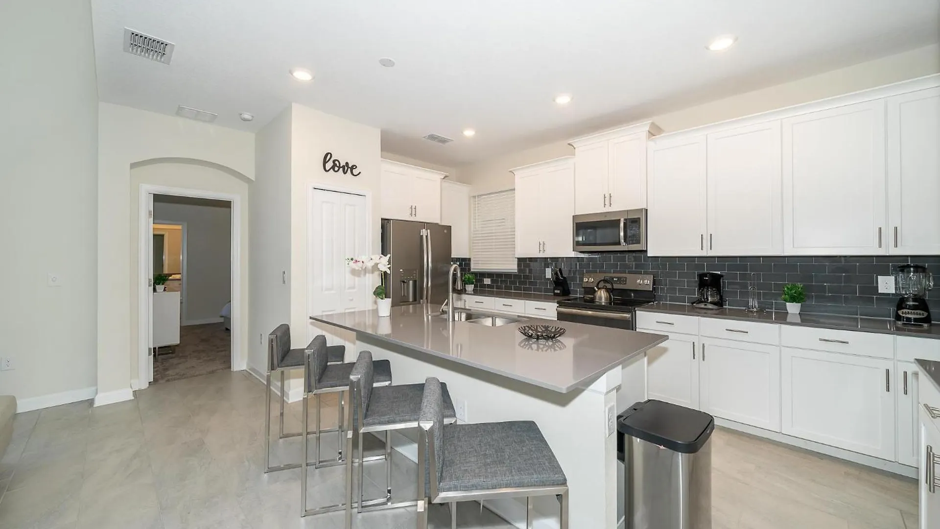 2752mp 5 Bed/5 Ba * Kissimmee