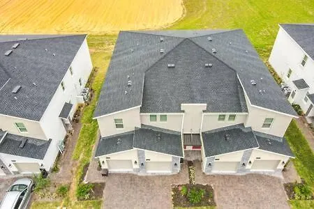 Splendid Thematic 3br With Garage & Waterpark
