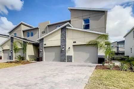 Superb Thematic 2br With 2 Waterparks