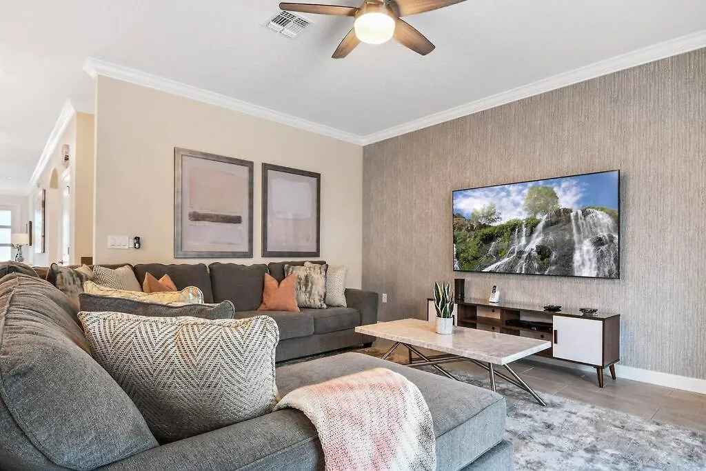 Away From Home! 6br, 5.5 Ba - Stl118
