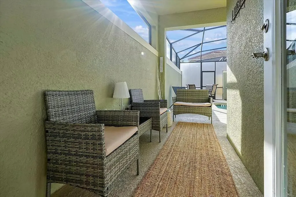 Just Renovated, Private Heated Pool, Access *