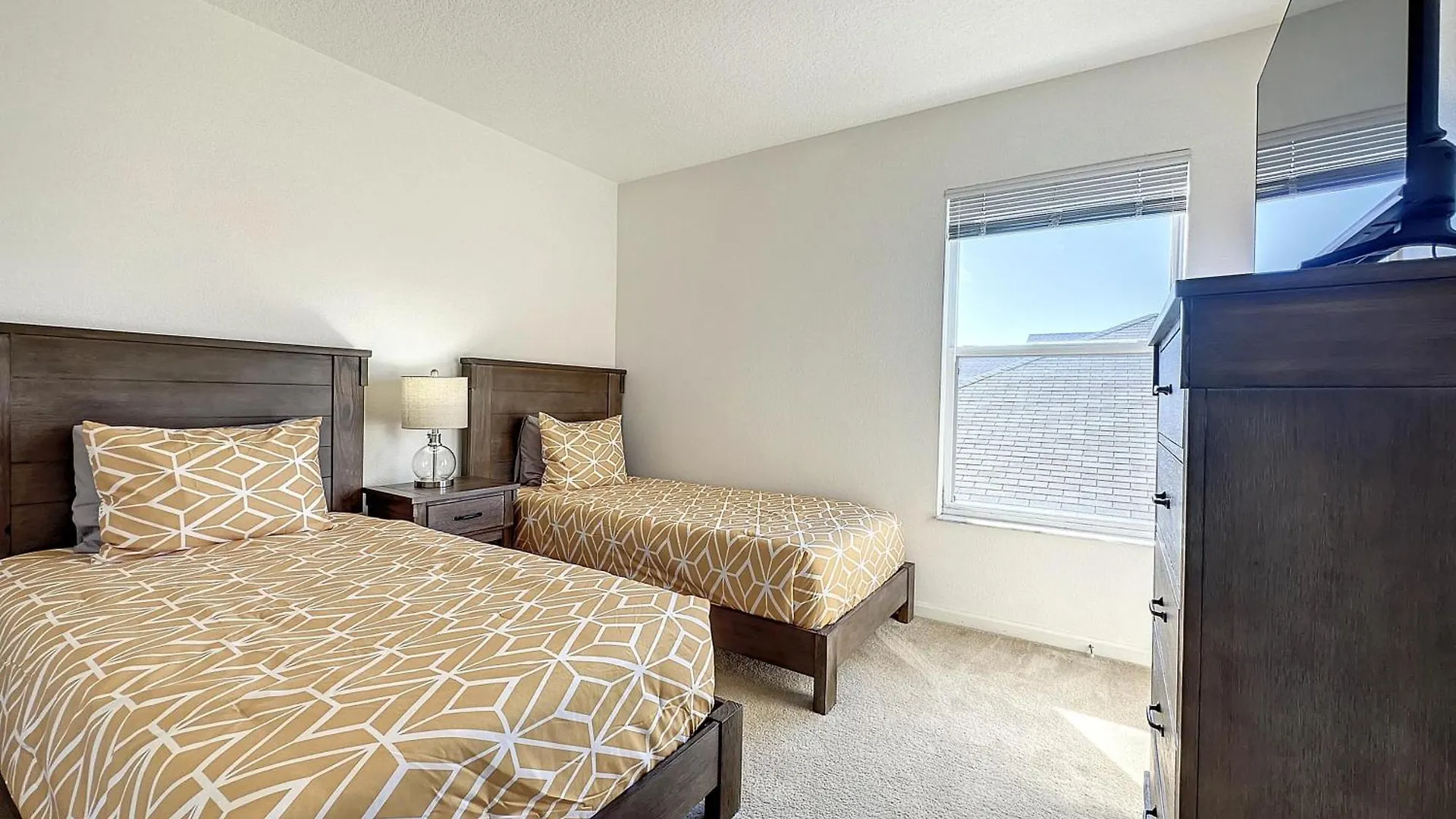 Luxury 6bd 3.5ba Pool In Windsor Palms 别墅 *