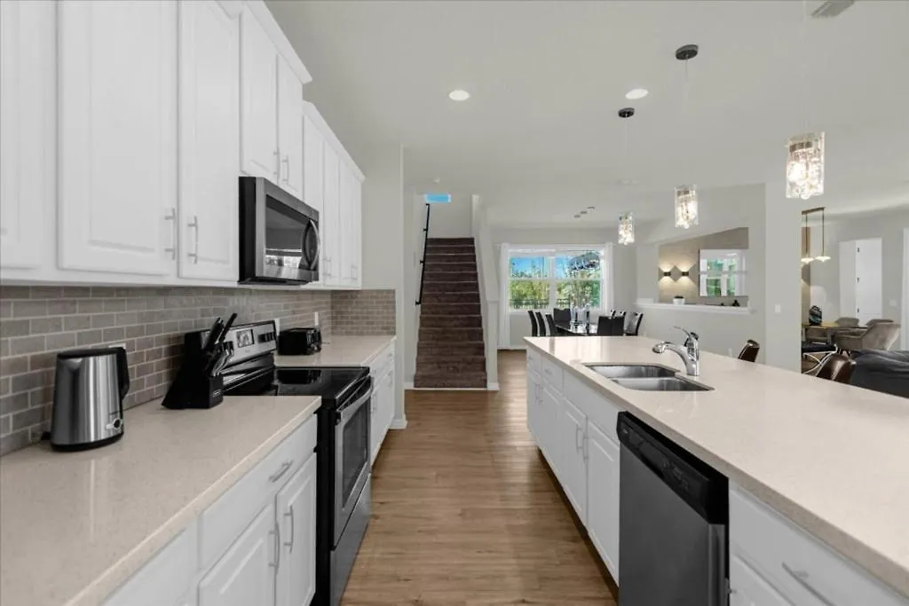 9 Bedroom- 6,5 Bathroom Solara 9024 Sr Kissimmee