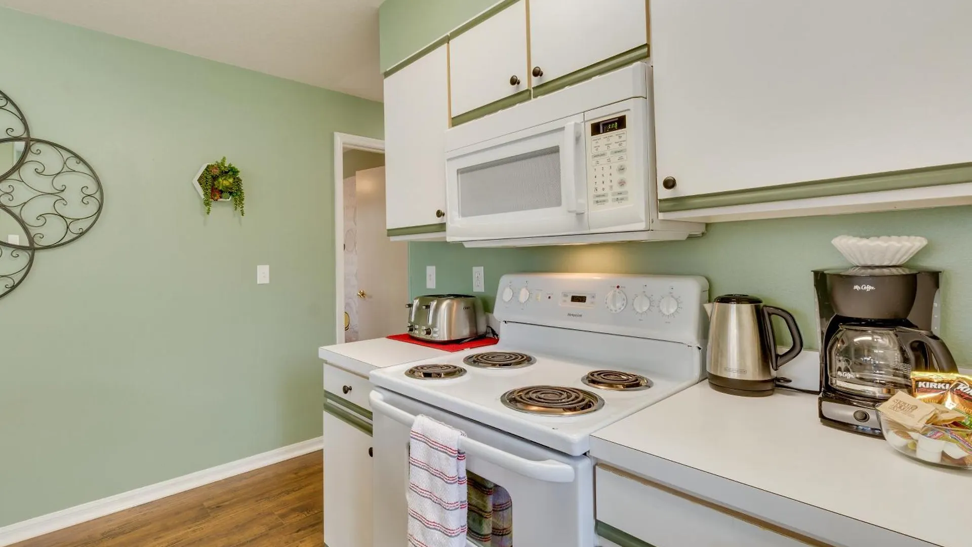 With Private Porch Less Than 7 Mi To Disney! *