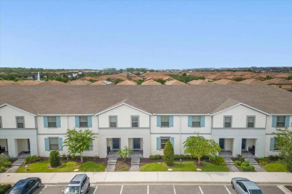 5 Bedrooms- 4,5 Baths- Windsor Westside 8924 Sa *