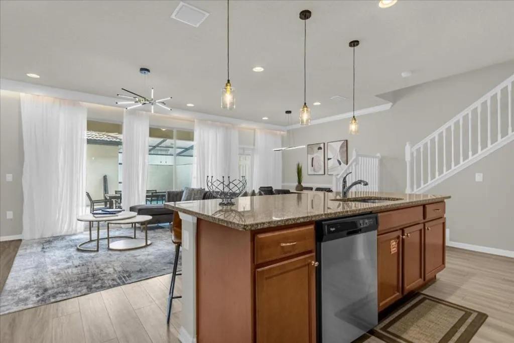 5 Bedroom-4,5 Bathroom Windsor At Ws 1998 Md *