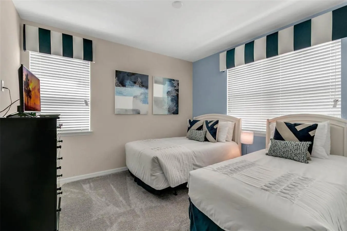 Explore W Pool And At Our Gateways Kissimmee