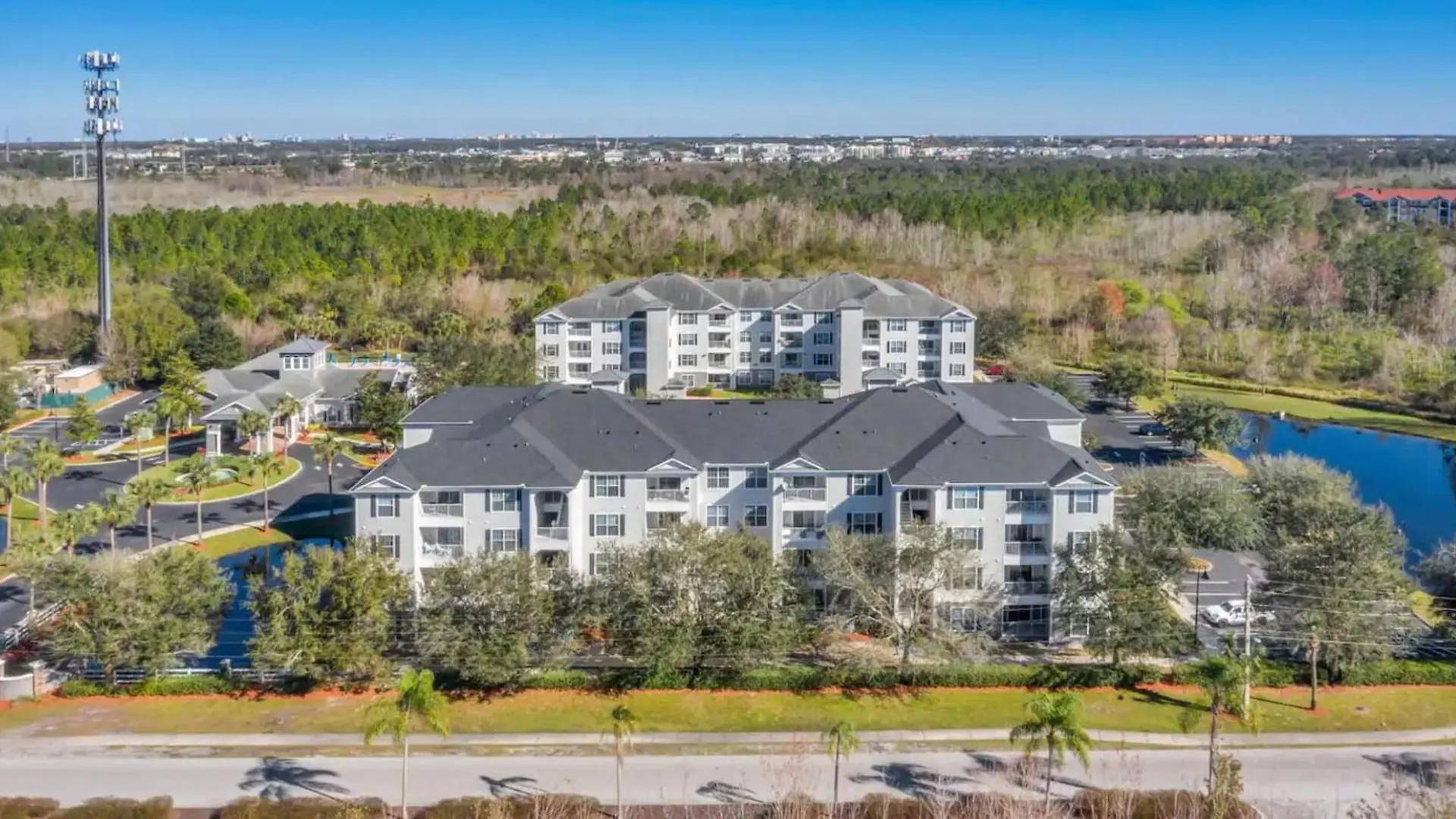 公寓 Newly Renovated First Floor 3bed & 2 Bath, Outdoor Pool, 10-min To Disneyworld & Animal Kingdom!
