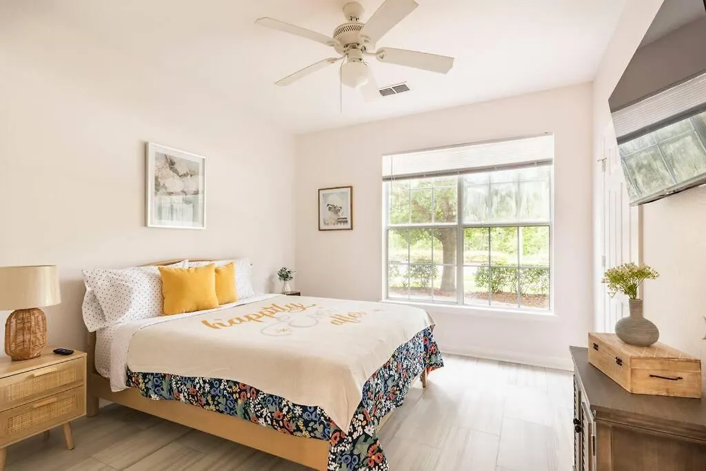 公寓 Newly Renovated First Floor 3bed & 2 Bath, Outdoor Pool, 10-min To Disneyworld & Animal Kingdom! *