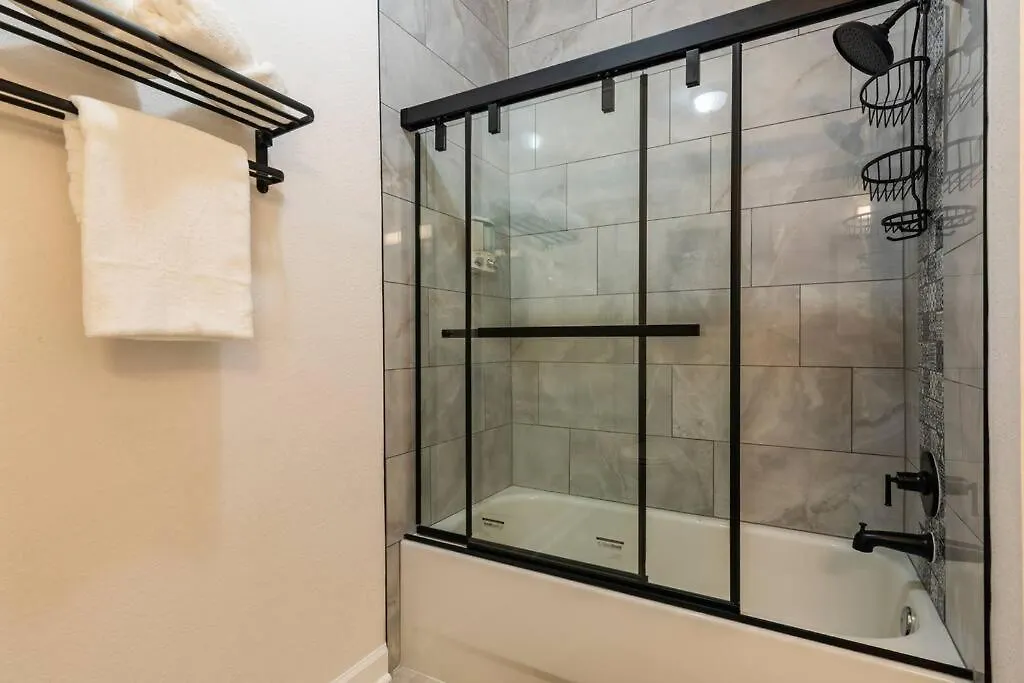 Newly Renovated First Floor 3bed & 2 Bath, Outdoor Pool, 10-min To Disneyworld & Animal Kingdom! * 基西米