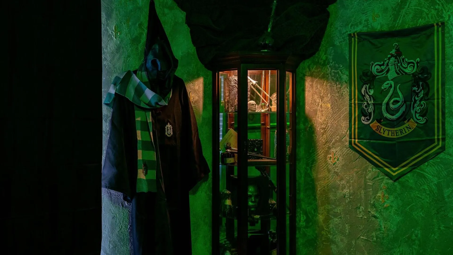 At Hogwarts Harry Potter's Home, Free Parking, Pets Allowed *