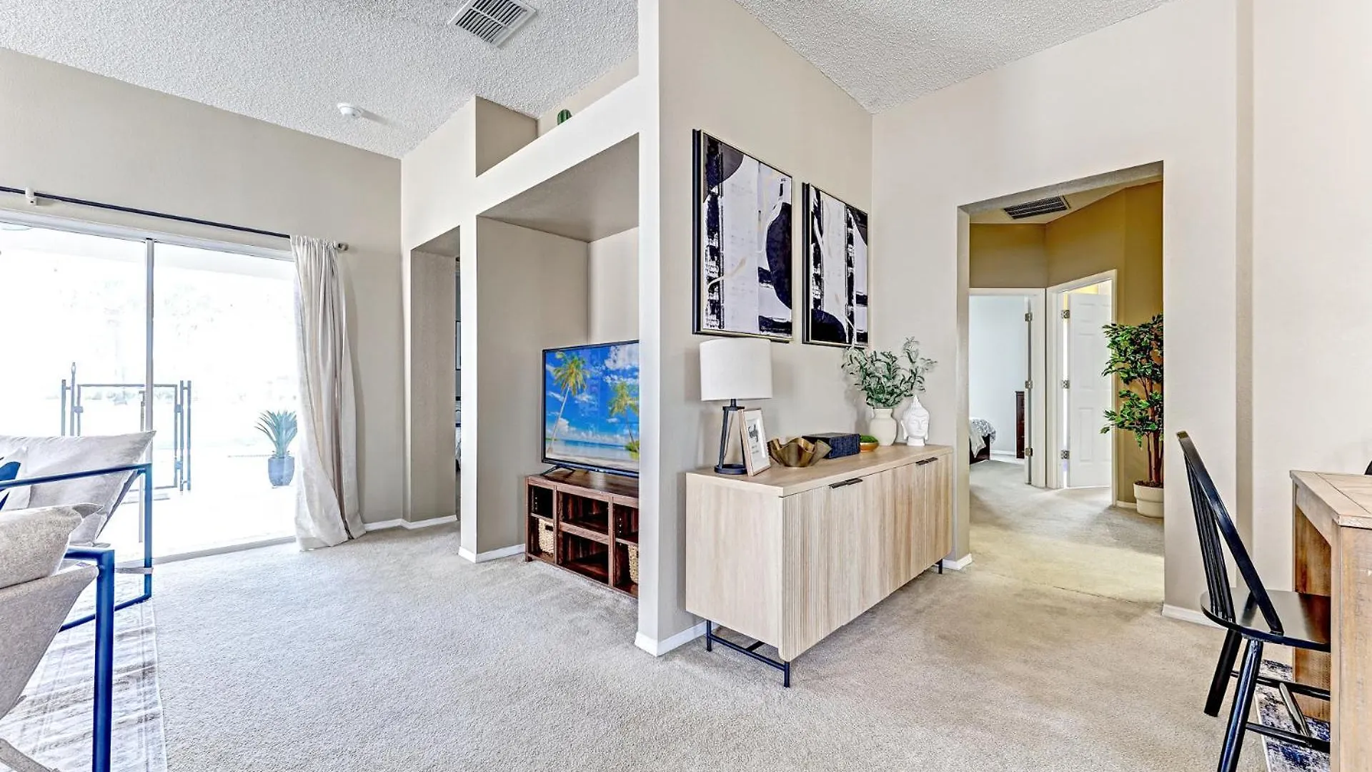 Close To 3 Bedrooms W Pool And Gameroom