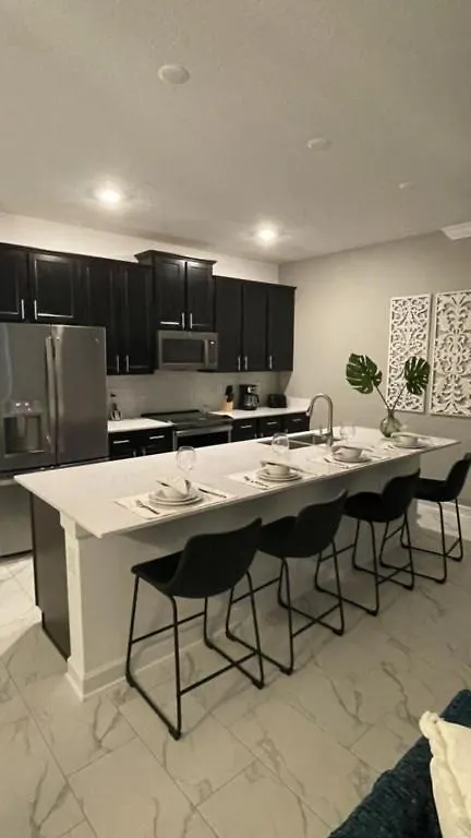 Relaxing 4 Bed Town With Splash Pool Townhouse Kissimmee