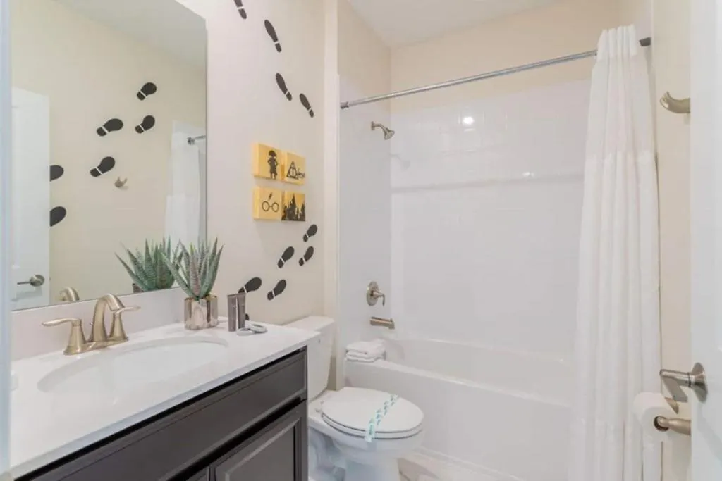 Beautiful 5 Bed Family With Game