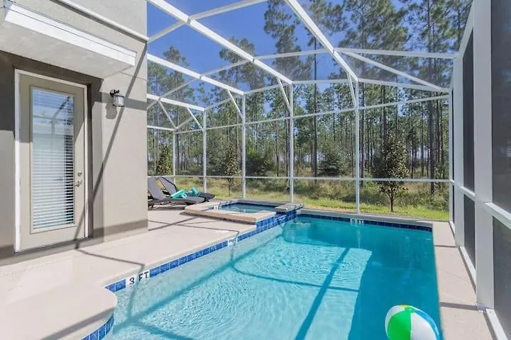 Beautiful 5 Bed Family With Game Holiday home
