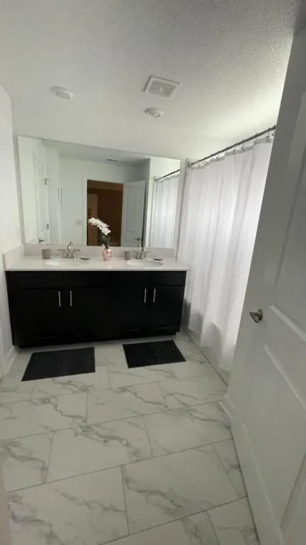 Relaxing 4 Bed Town With Splash Pool Townhouse Kissimmee