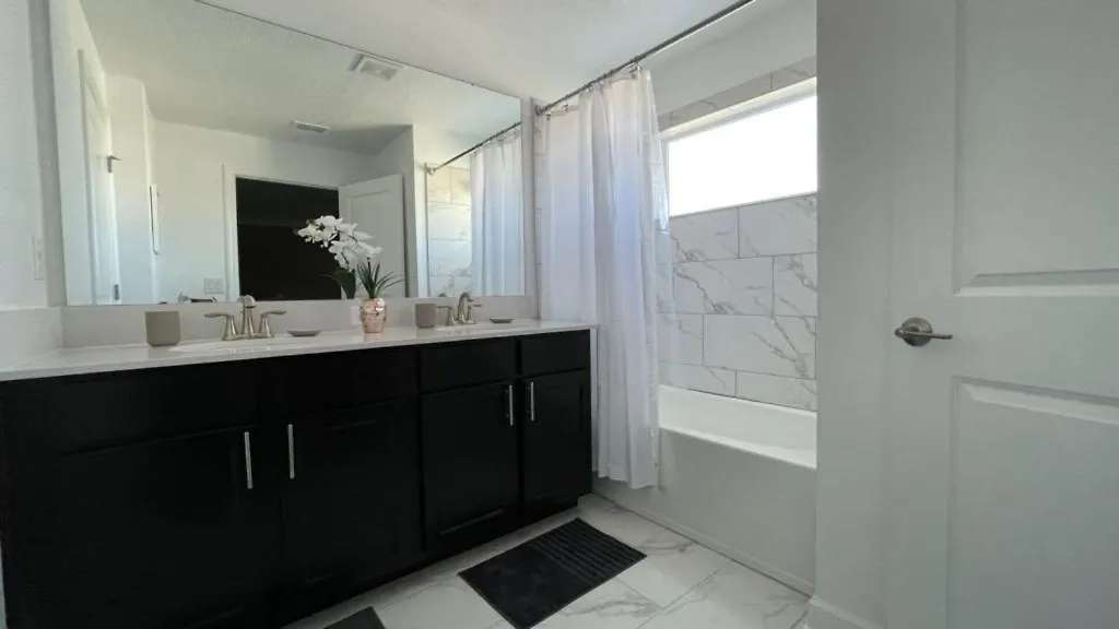 Relaxing 4 Bed Town With Splash Pool Townhouse Holiday home