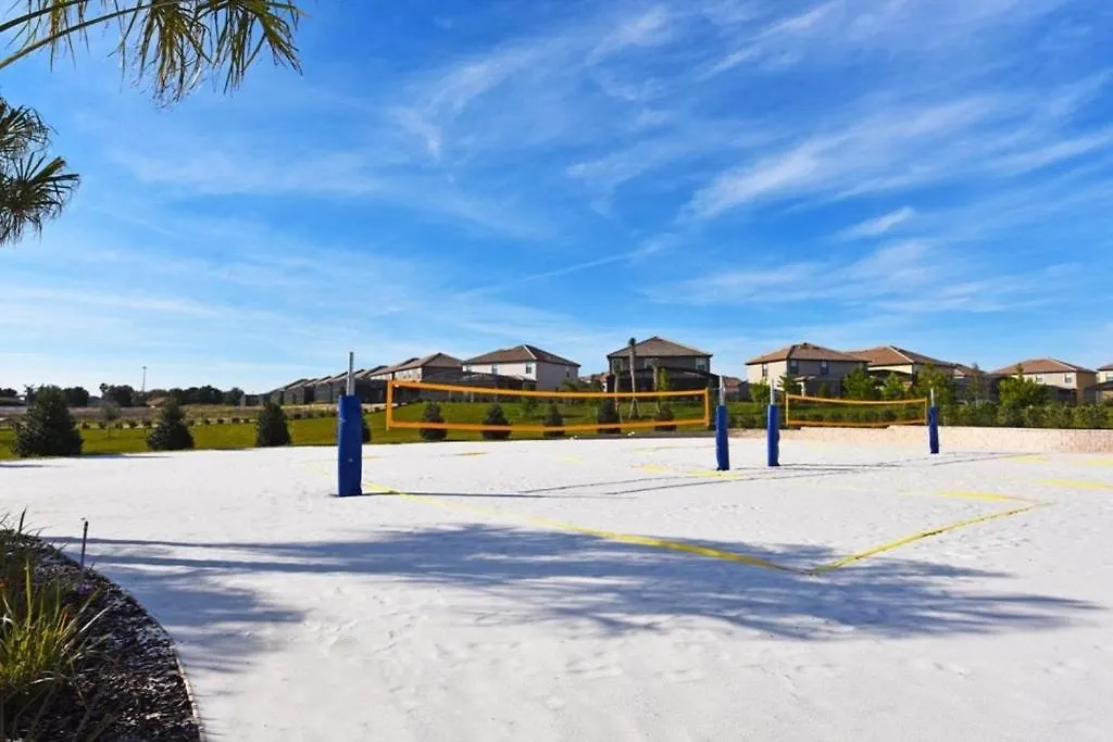 Relaxing 4 Bed Town With Splash Pool Townhouse *