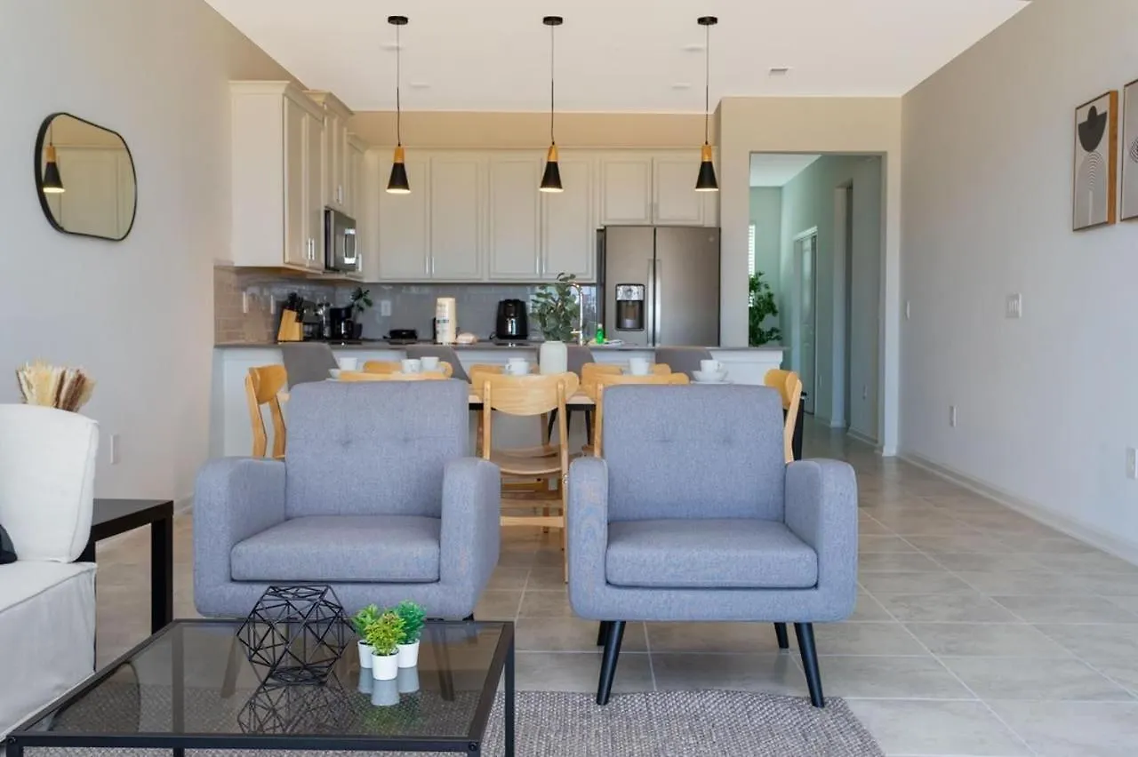 Villa 3 Bedroom 2.5 Ba Sleeps 10 Chg104 *