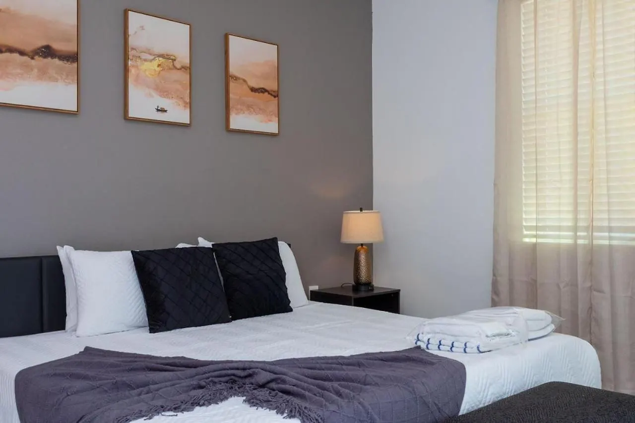 3 Bedroom 2.5 Ba Sleeps 10 Chg104