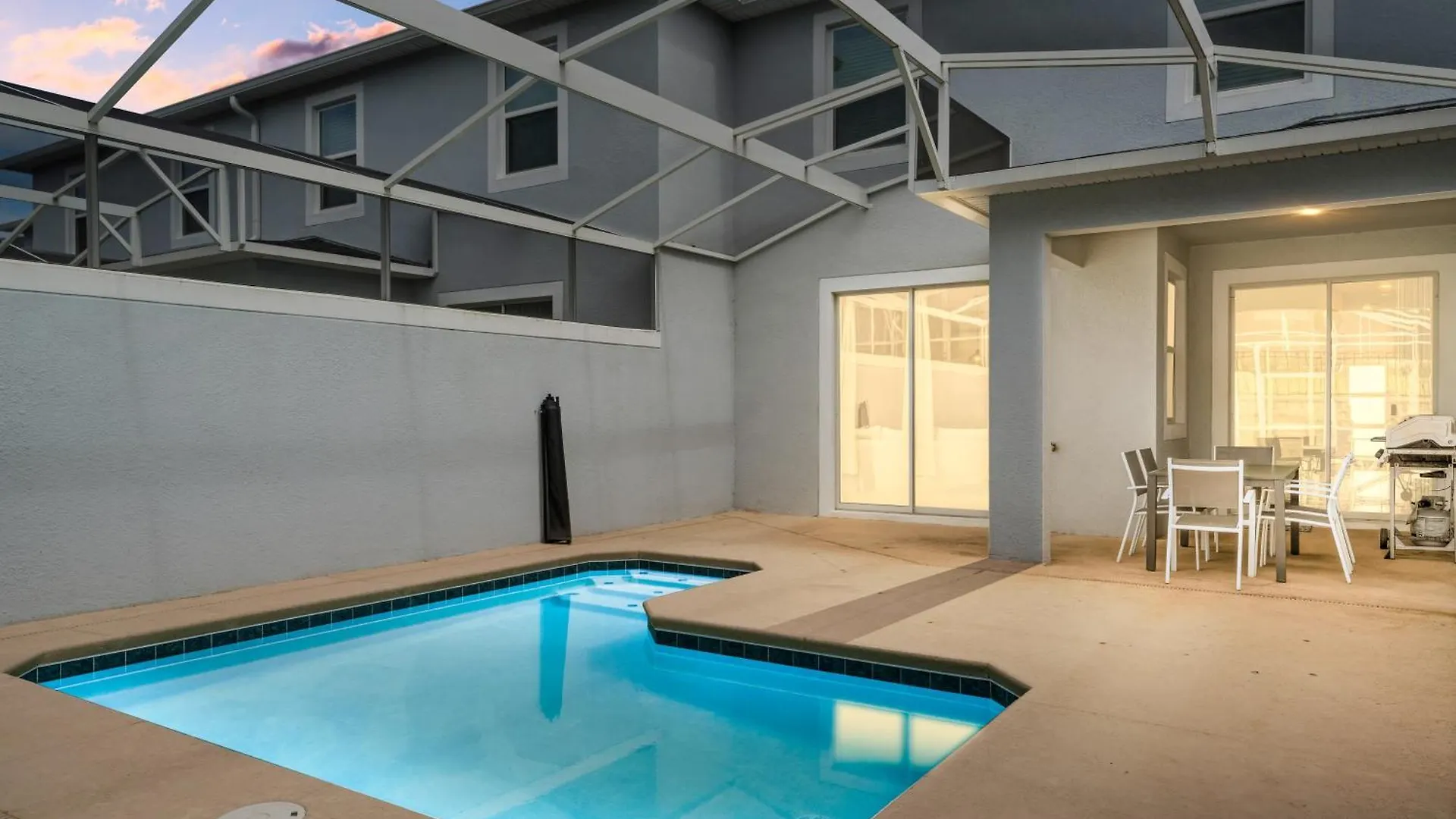 4 Bedroom Townhome Free Access To Amazing Chg109 度假居