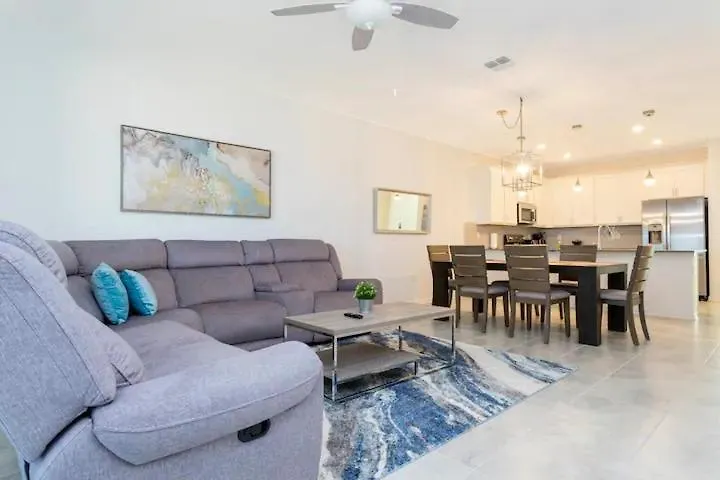 3 Bedroom 2.5 Ba Sleeps 8 Chg105 بيت للعطل