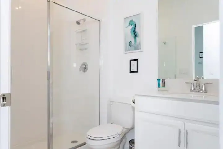 3 Bedroom 2.5 Ba Sleeps 8 Chg105 *