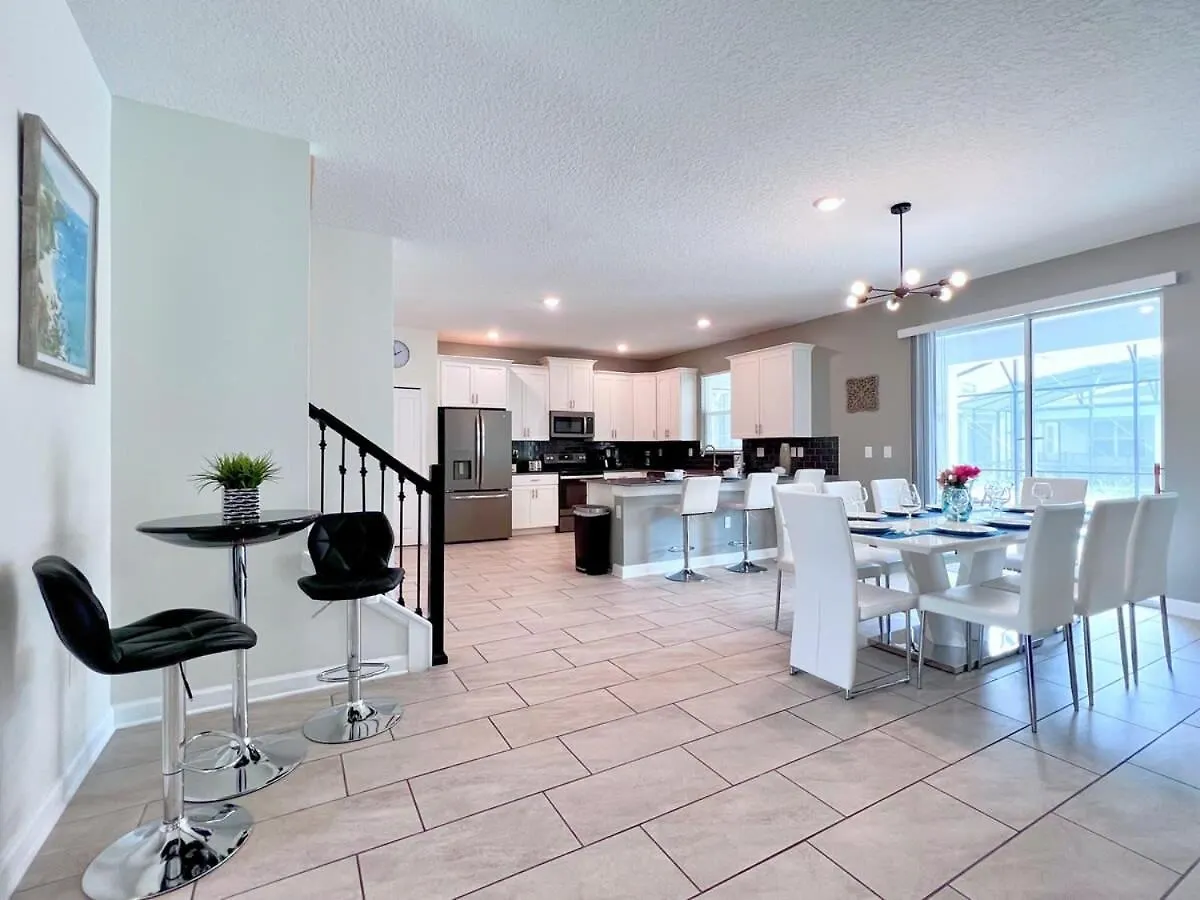 Spacious With Fun Decore And Game Room-4544tb