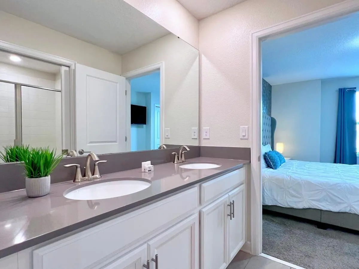 Holiday home Spacious With Fun Decore And Game Room-4544tb