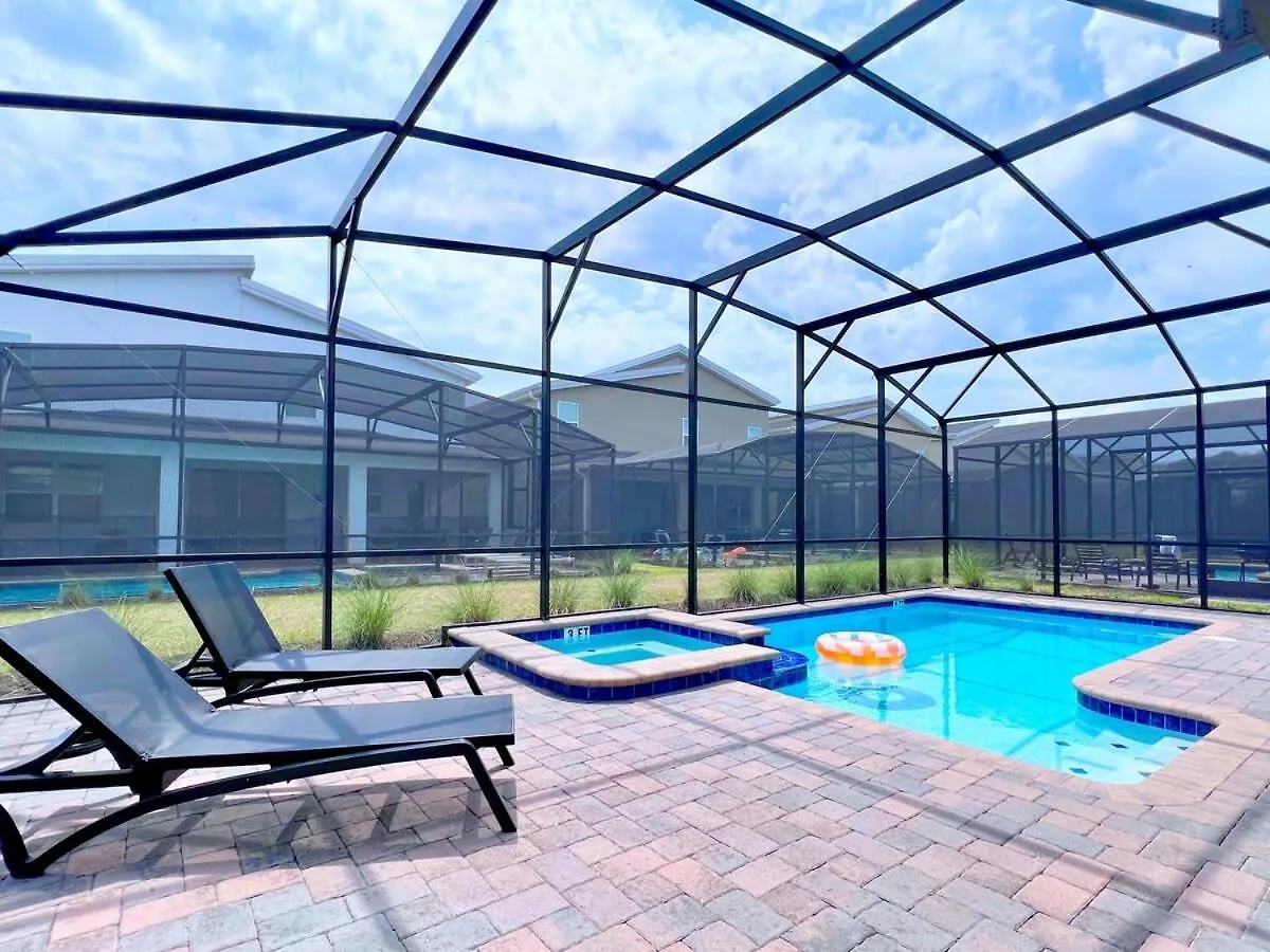 Holiday home Spacious With Fun Decore And Game Room-4544tb