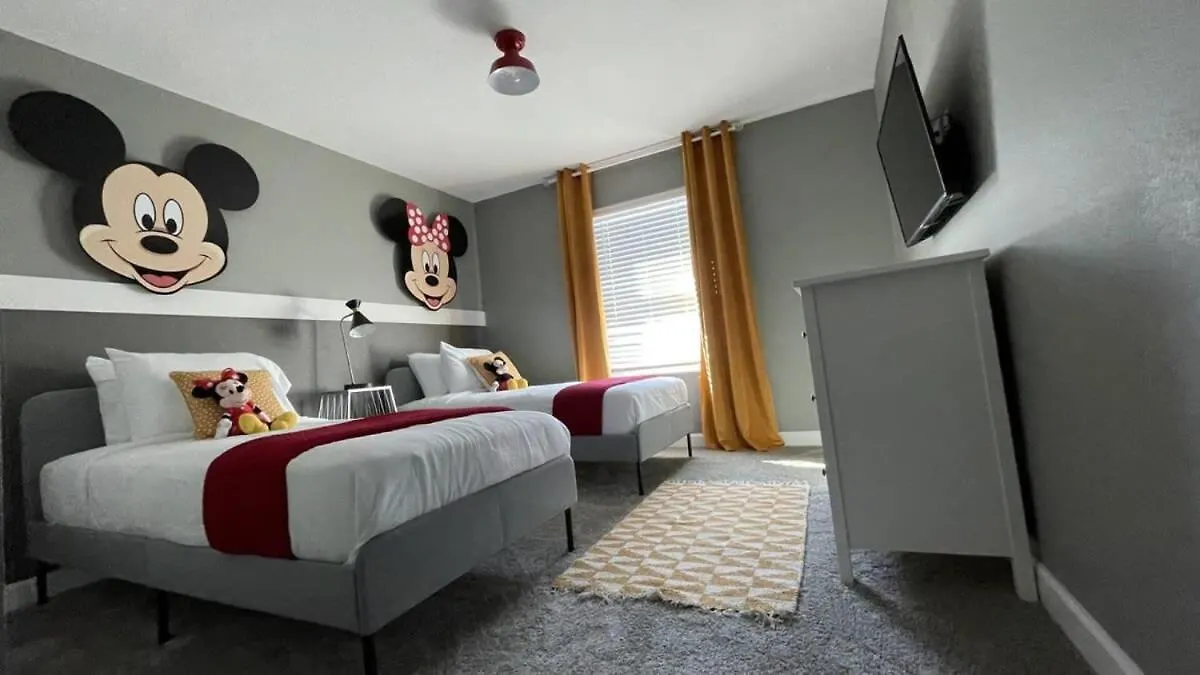 Beautiful Relaxing 4 Bed Town With Pool-1094s