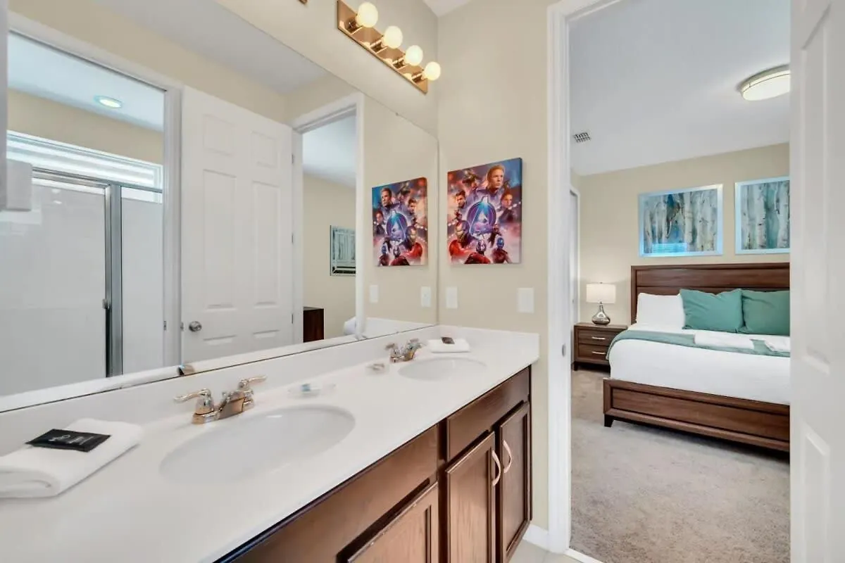Avenger's, Frozen And Alice In Wonderland Themed Rooms! Private Pool And Modern Decor! 키시미