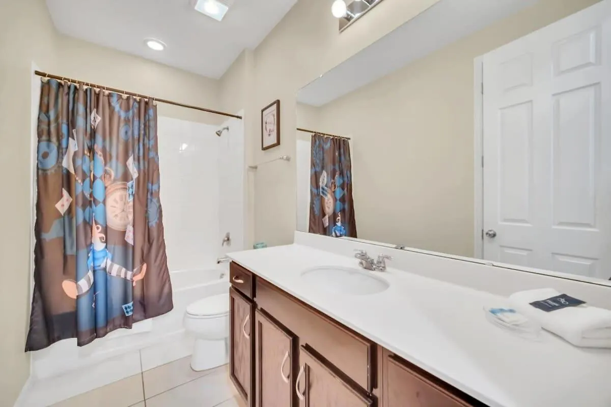 Avenger's, Frozen And Alice In Wonderland Themed Rooms! Private Pool And Modern Decor! *