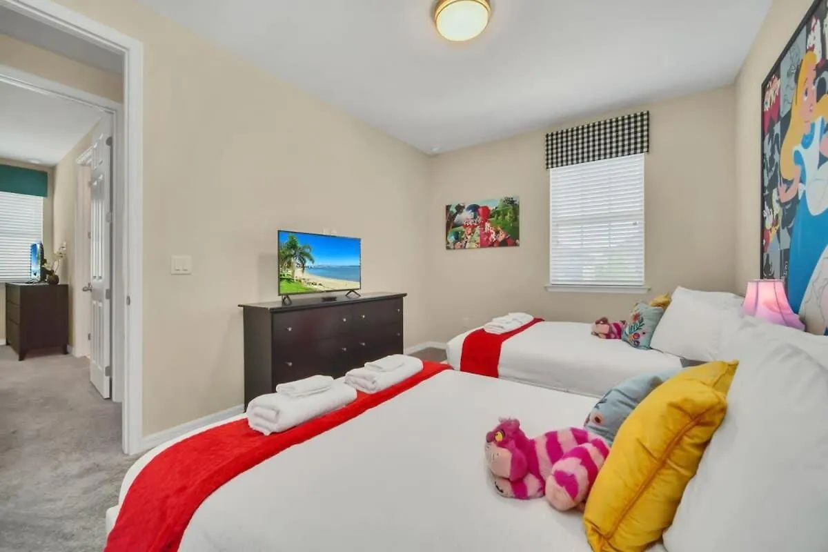 Avenger's, Frozen And Alice In Wonderland Themed Rooms! Private Pool And Modern Decor! 펜션 키시미