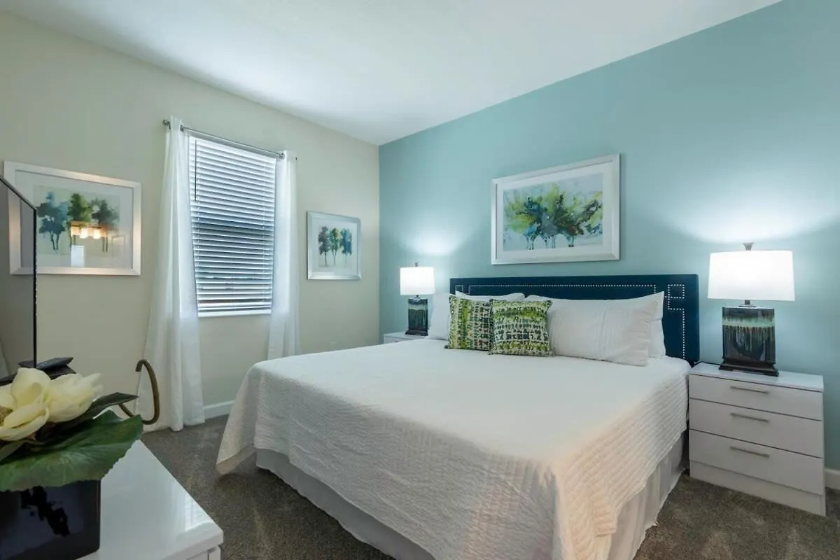 Ferienhaus Getaway Delight-8 Bedrooms, Pool & Great Location *