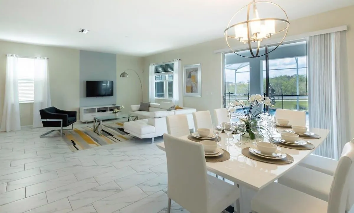 Getaway Delight-8 Bedrooms, Pool & Great Location * Kissimmee