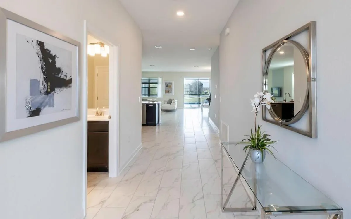 Getaway Delight-8 Bedrooms, Pool & Great Location Ferienhaus