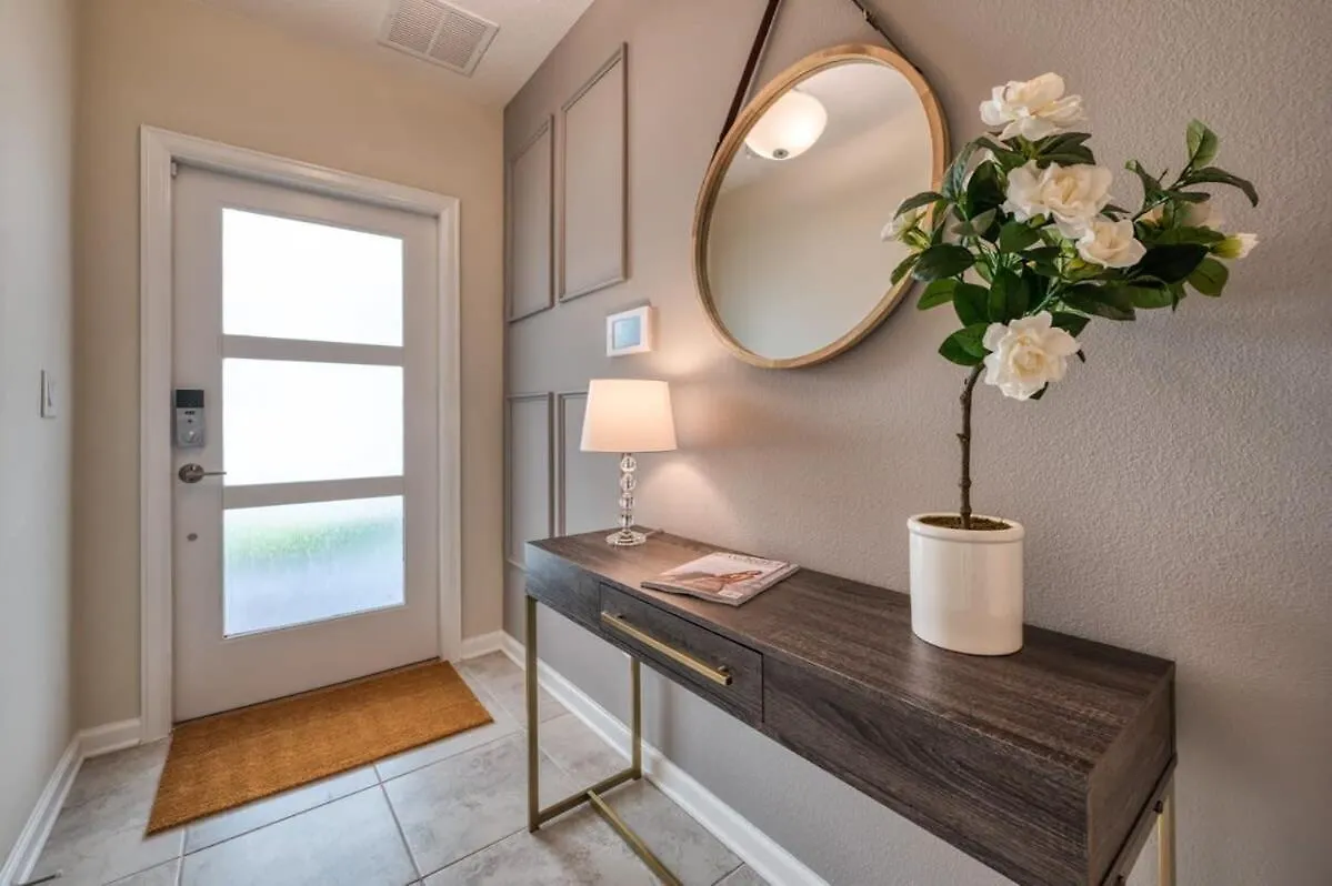 Modern Condo, Spacious Layout And Mickey Bedroom * Kissimmee