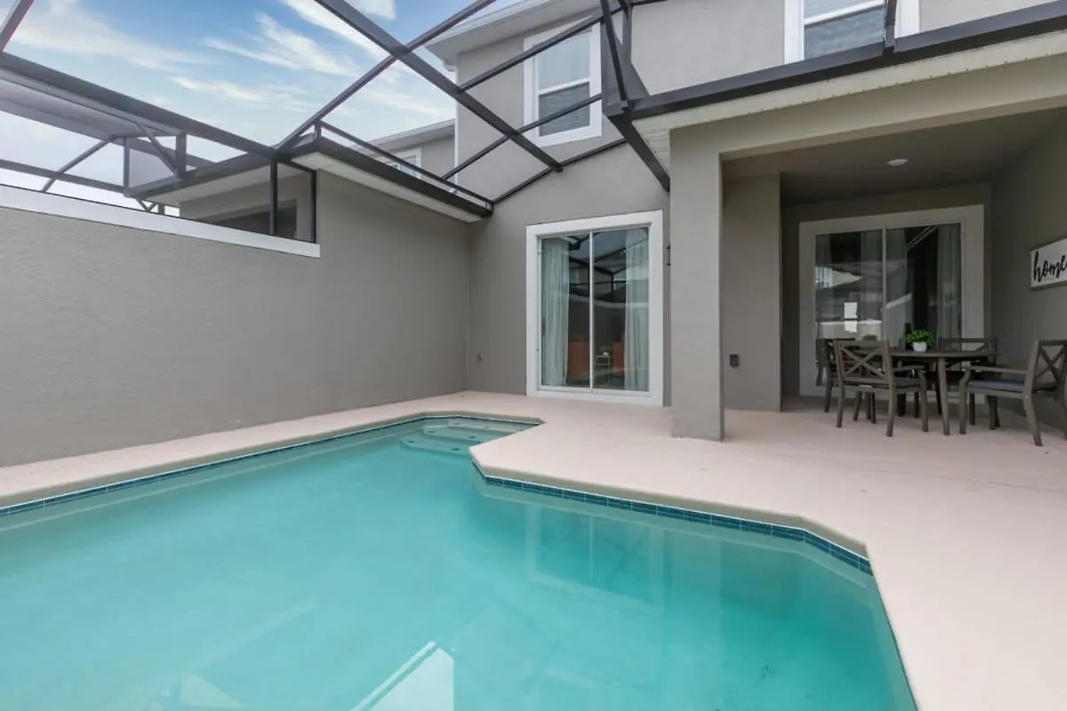 Modern Chic-spacious, Private Pool, Prime Location Дом отдыха *
