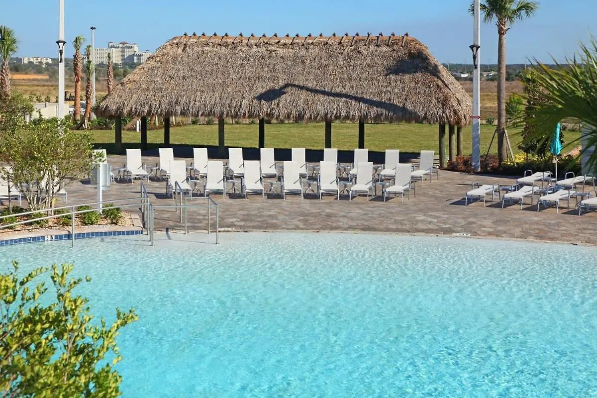 Chic Spacious With Private Pool Ideal Location *