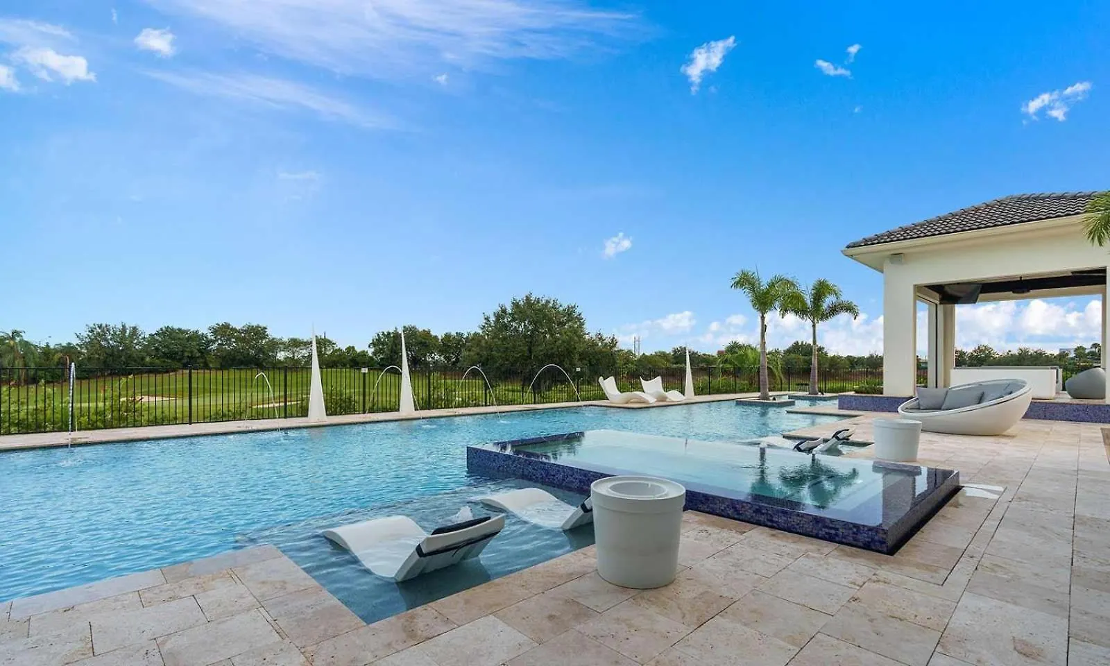 Luxurious 9 Bdrm Estate With Golf Simulator And Entertainment Loft At Reunion