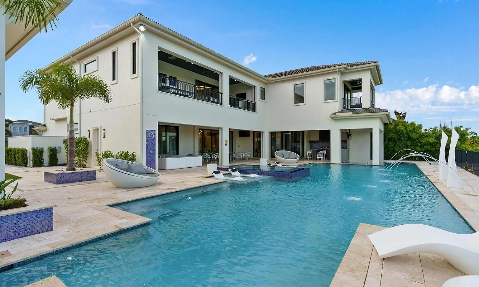Casa de Férias Luxurious 9 Bdrm Estate With Golf Simulator And Entertainment Loft At Reunion Kissimmee