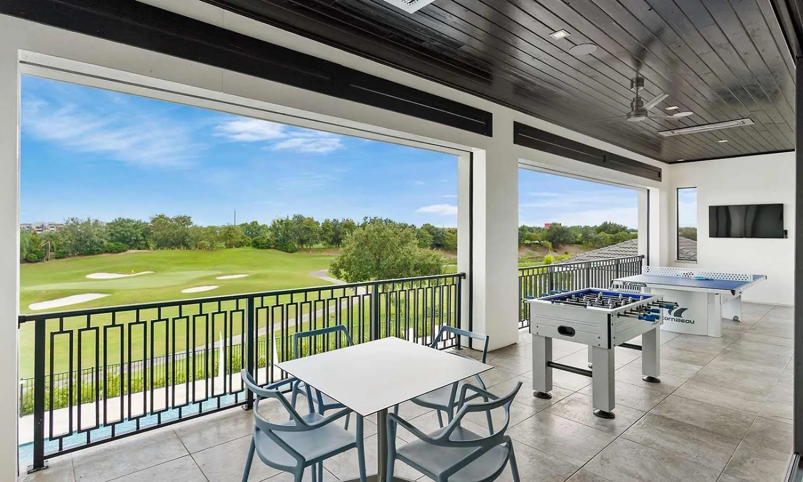 Casa de Férias Luxurious 9 Bdrm Estate With Golf Simulator And Entertainment Loft At Reunion