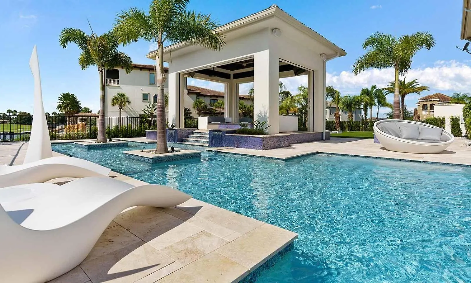 Casa de Férias Luxurious 9 Bdrm Estate With Golf Simulator And Entertainment Loft At Reunion *