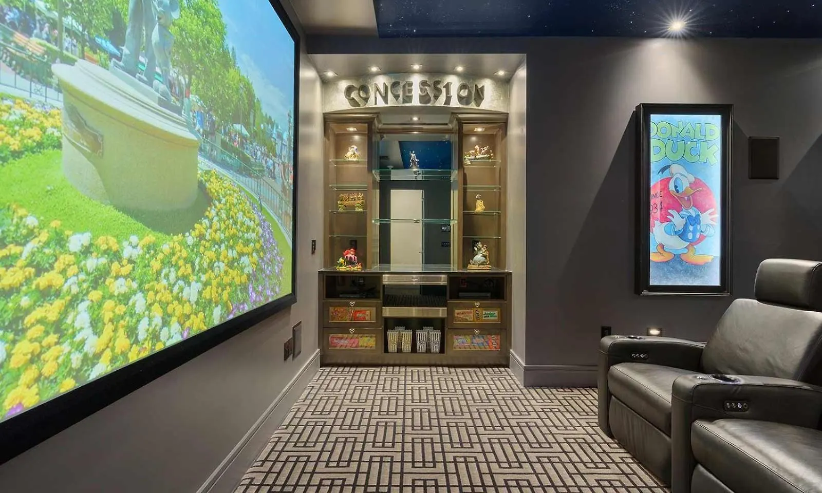 Casa de Férias Luxurious 9 Bdrm Estate With Golf Simulator And Entertainment Loft At Reunion